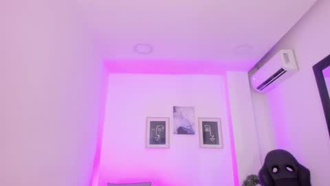 emelie_89 online show from 12.17.24