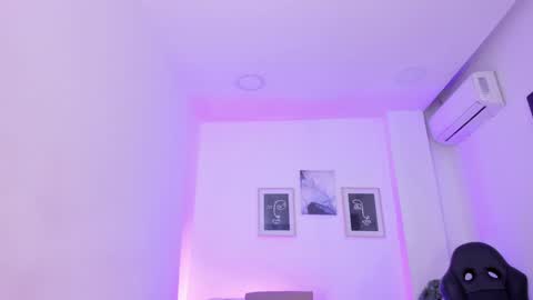 emelie_89 online show from 02.04.25