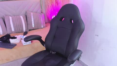 Emily  online show from 12.12.24