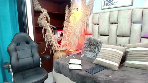 Emily  online show from 01.20.25