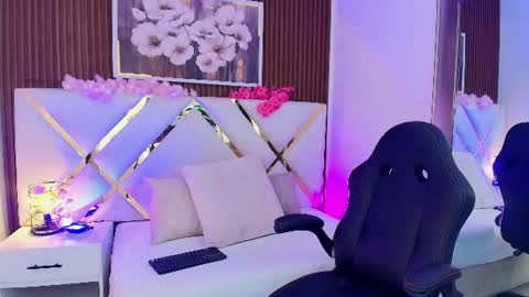 Snapshot of emelie_ch_ chatting on 07.11.26 Emily online show from 07.11.26