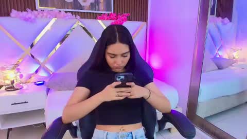 Snapshot of emelie_ch_ chatting on 07.16.26 Emily online show from 07.16.26