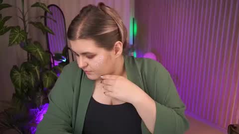 Snapshot of emelilumiere chatting on 09.30.25 Emeli online show from 09.30.25