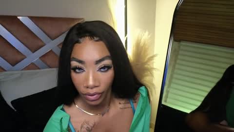 Snapshot of emely_brandon_ chatting on 01.25.25 anyelii online show from 01.25.25