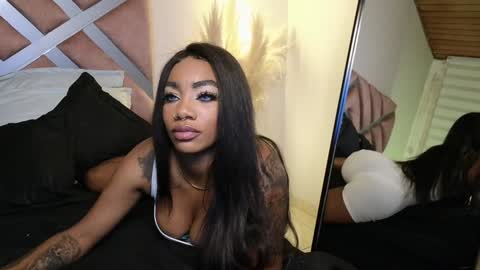 Snapshot of emely_brandon_ chatting on 01.25.25 anyelii online show from 01.25.25
