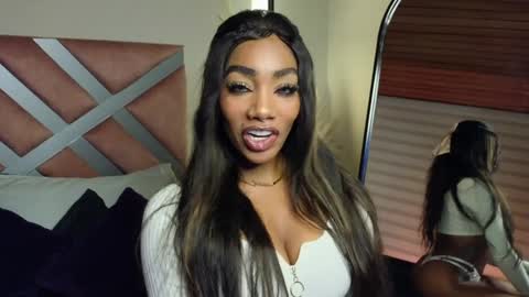 Snapshot of emely_brandon_ chatting on 02.08.25 anyelii online show from 02.08.25