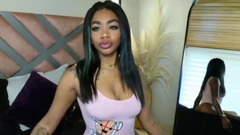 Snapshot of emely_brandon_ chatting on 03.11.25 anyelii online show from 03.11.25