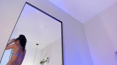 Emely online show from 10.18.25