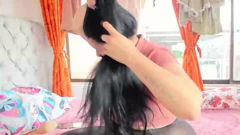 Emely   online show from 11.21.25