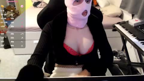 Emely online show from 01.16.25