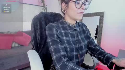 Esmeralda online show from 10.08.25