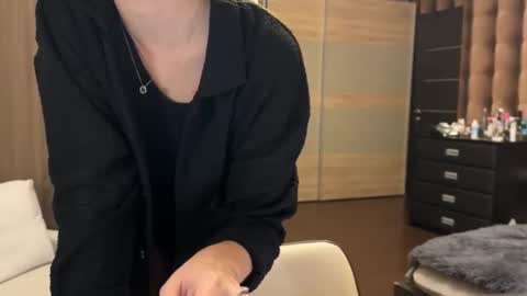 emi__ly online show from 11.27.25