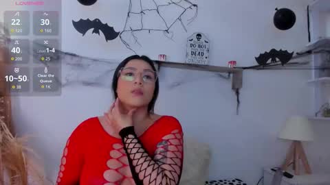 Snapshot of emi_carter chatting on 10.20.25 emi_carter online show from 10.20.25