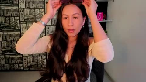 Snapshot of emigomez_ chatting on 06.27.26 Emilia Gomez online show from 06.27.26