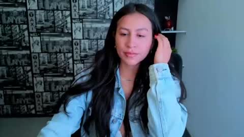 Snapshot of emigomez_ chatting on 07.04.26 Emilia Gomez online show from 07.04.26