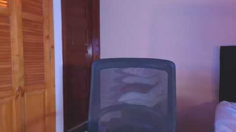Snapshot of emigomez_ chatting on 07.18.26 Emilia Gomez online show from 07.18.26