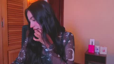 Snapshot of emigomez_ chatting on 07.22.26 Emilia Gomez online show from 07.22.26