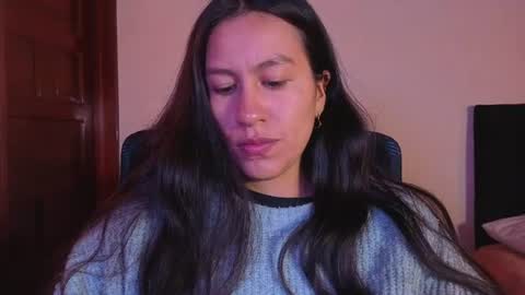 Snapshot of emigomez_ chatting on 08.04.26 Emilia Gomez online show from 08.04.26