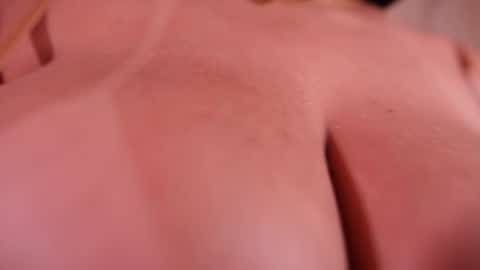 Snapshot of emiily_bell chatting on 09.30.25 online show from 09.30.25