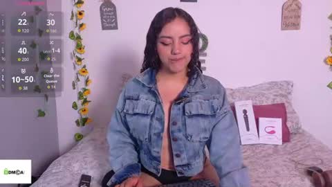 Snapshot of emiily_curly chatting on 06.22.26 Emily online show from 06.22.26