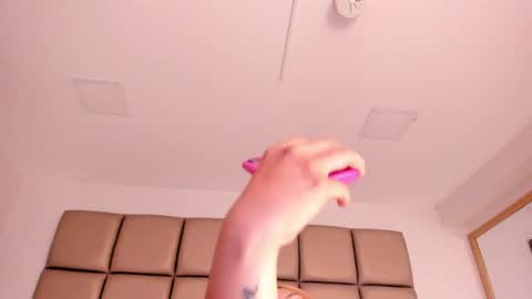 EMILY ROBERTS online show from 01.14.25