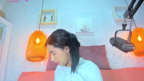 Emily online show from 10.04.25