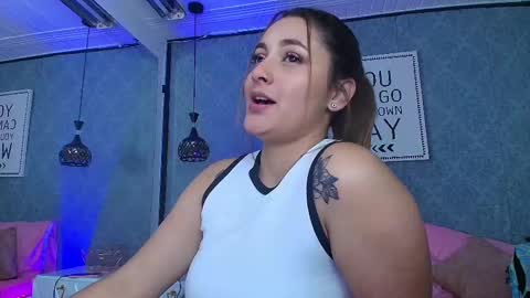 Snapshot of emiily_w1 chatting on 02.11.25 Emily online show from 02.11.25