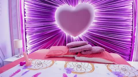 Emiily Grace online show from 04.04.26