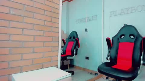 EmillySaenz online show from 01.20.25