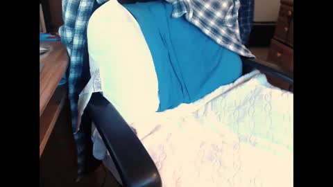 Snapshot of emil_karpo chatting on 01.09.25 Terrance1st online show from 01.09.25