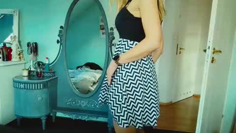 Emila online show from 02.12.25