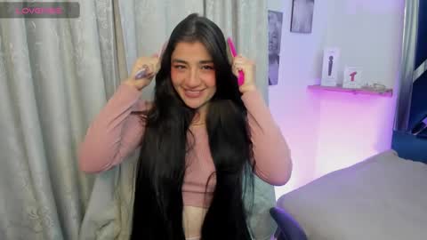 emilayton_ online show from 01.12.25