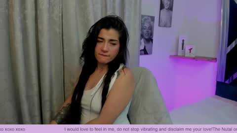 emilayton_ online show from 02.06.25
