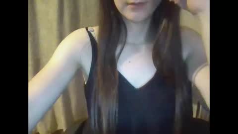 emili0899 online show from 09.22.25