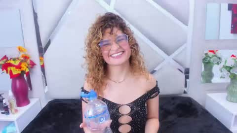 Emy  online show from 10.11.25