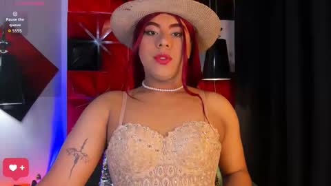 Snapshot of emili_roux chatting on 10.13.25 Emili roux online show from 10.13.25