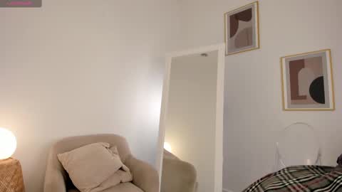 emilia_dream online show from 02.18.25