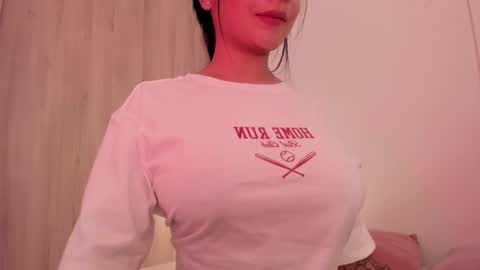 Emilia Big Boobs online show from 12.04.24