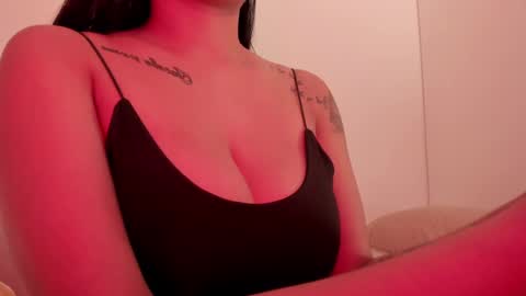 Emilia Big Boobs online show from 12.06.24