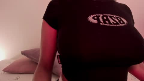 Emilia Big Boobs online show from 12.20.24