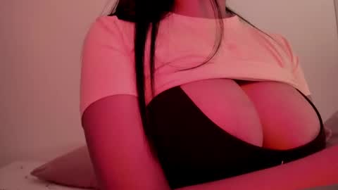 Emilia Big Boobs online show from 12.27.24