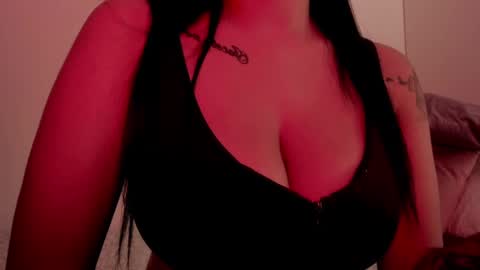 Emilia Big Boobs online show from 01.16.25