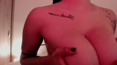Emilia Big Boobs online show from 01.27.25