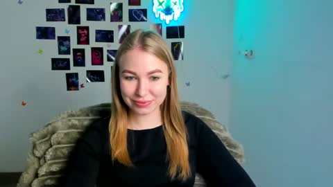 Snapshot of emilia_ilia chatting on 07.10.26 Emilia online show from 07.10.26