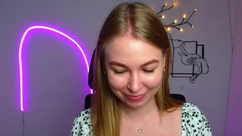 Snapshot of emilia_ilia chatting on 07.16.26 Emilia online show from 07.16.26