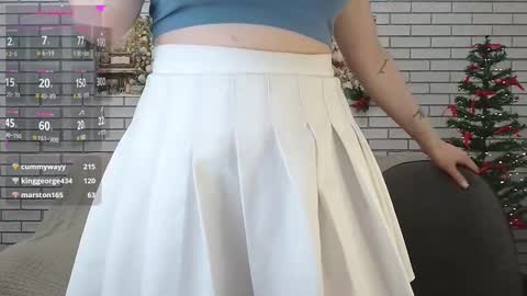 Snapshot of emiliaduchess chatting on 12.30.24 Amili online show from 12.30.24