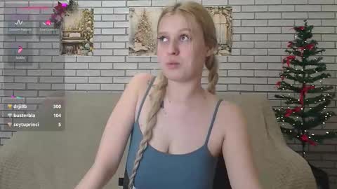 Snapshot of emiliaduchess chatting on 01.14.25 Amili online show from 01.14.25