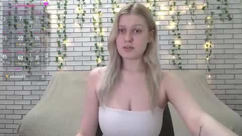 Snapshot of emiliaduchess chatting on 02.13.25 Amili online show from 02.13.25