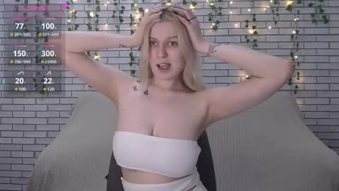 Snapshot of emiliaduchess chatting on 02.26.25 Amili online show from 02.26.25