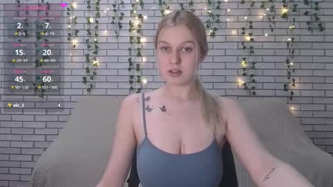 Snapshot of emiliaduchess chatting on 02.26.25 Amili online show from 02.26.25